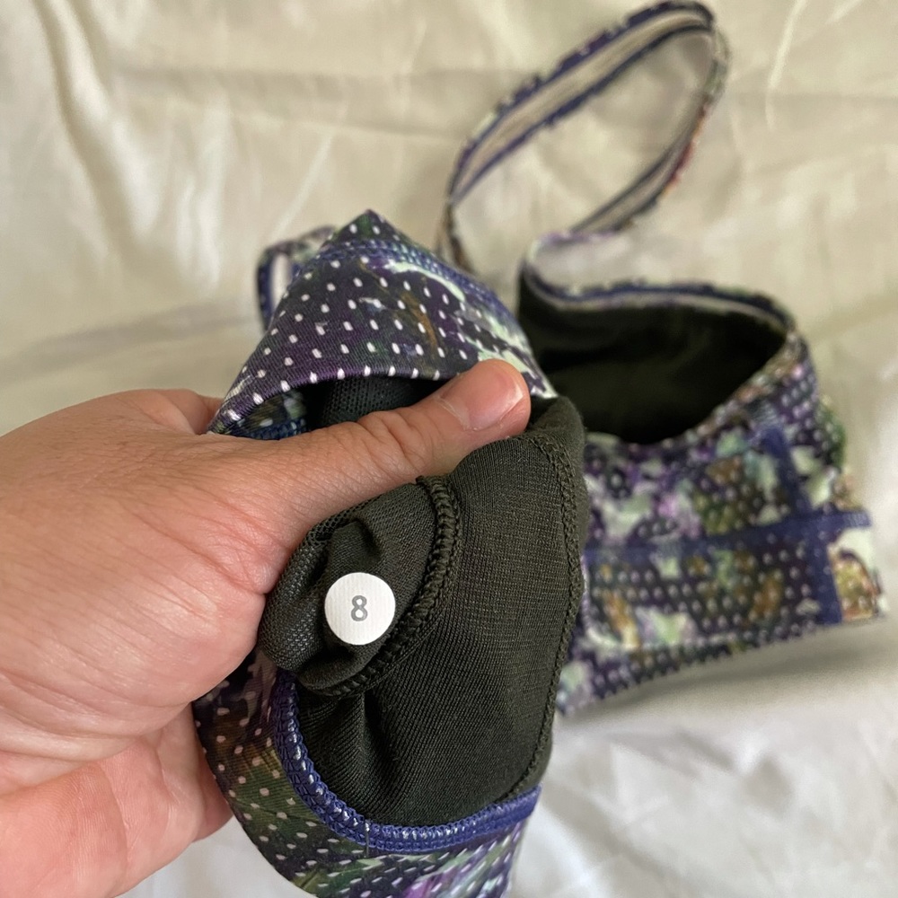 Lululemon sports bra